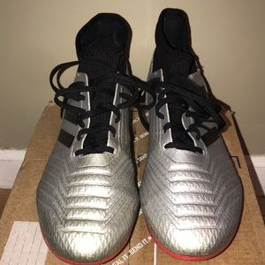 Adidas 19.3 Predator soccer cleats